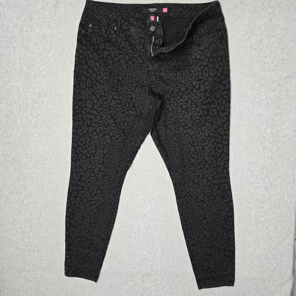 Torrid Women Jeans 16 Black Denim Animal Print 30" Inseam